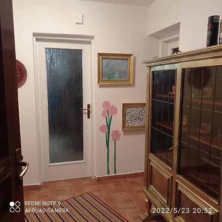 Hill, Za Odmor Sa Bazenom 别墅