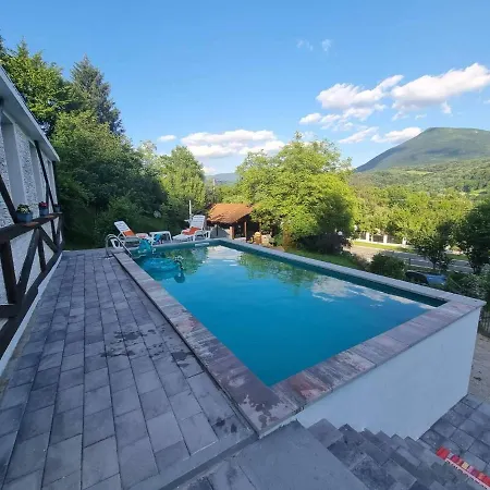 Hill, Za Odmor Sa Bazenom Villa