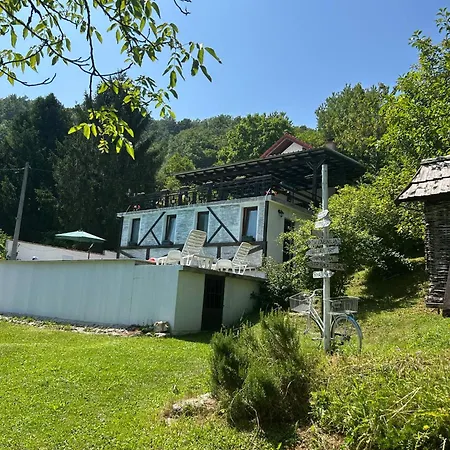 Hill, Za Odmor Sa Bazenom Villa *