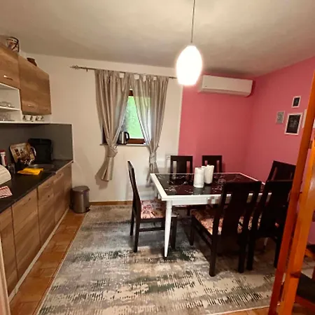 Villa Hill, Za Odmor Sa Bazenom Bihać
