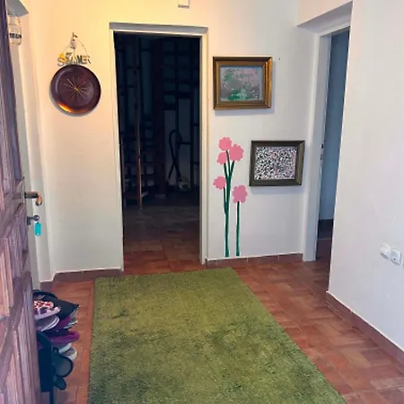 Hill, Za Odmor Sa Bazenom * Bihać