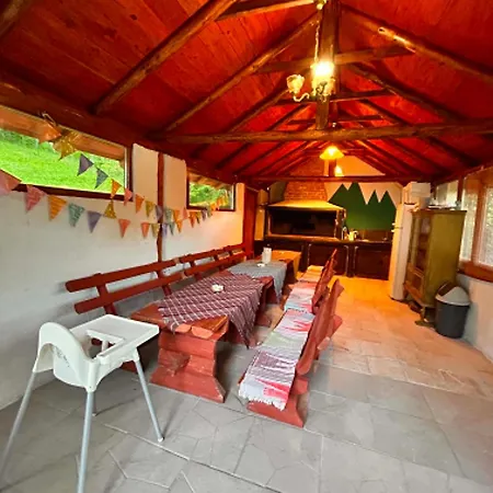 Hill, Za Odmor Sa Bazenom Villa